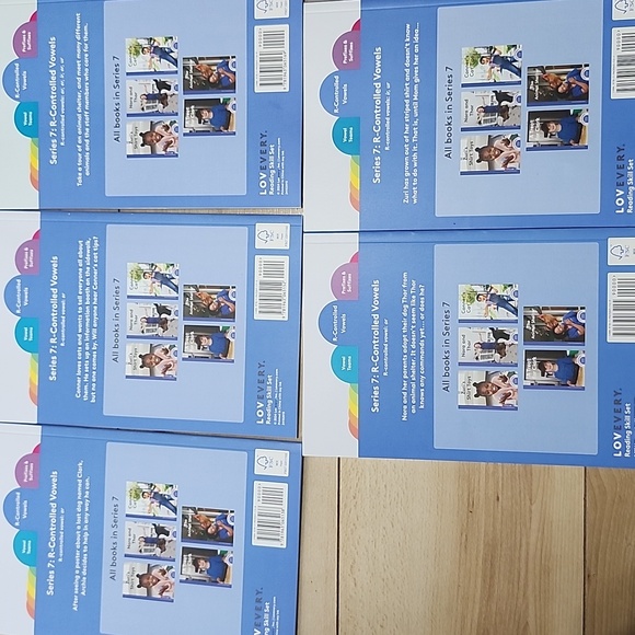 Lovevery R-Controlled Vowel Book Series 5 Books + 2 Double Sided Instruction Pg - Picture 4 of 4